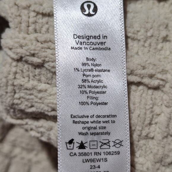 Lululemon Cable Knit Pom Beanie Women's OSFM Cream Outdoor Gorpcore Cozycore - Picture 9 of 9